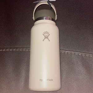 WHOLE FOODS HYDRO FLASK